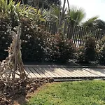 Les Saint Pierre بيت ضيافة